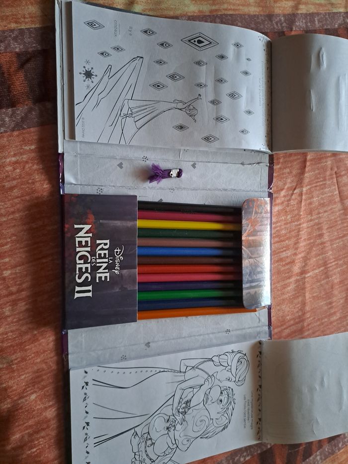 Reine des neiges 2. Livre activité et livre coloriage - photo numéro 2