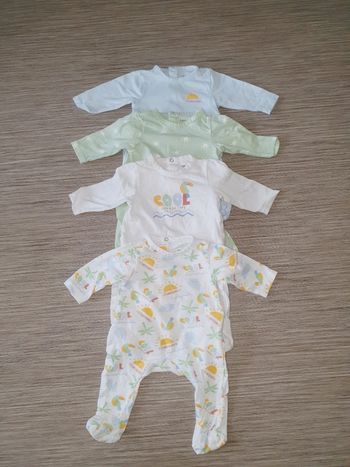 Lot de 4 pyjamas T.1M