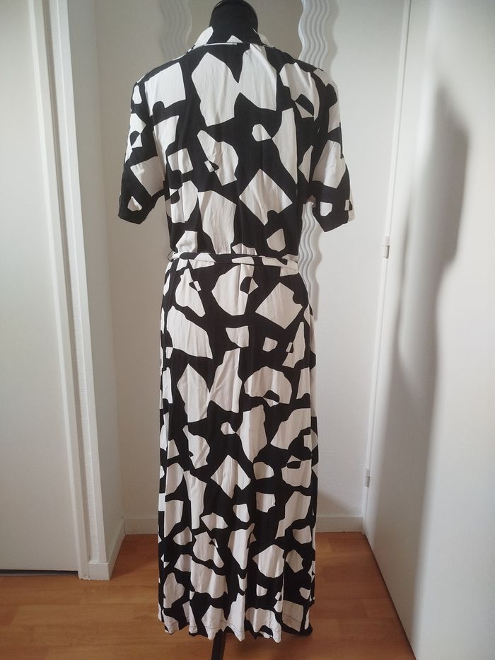 Robe longue noire et blanche - photo numéro 3