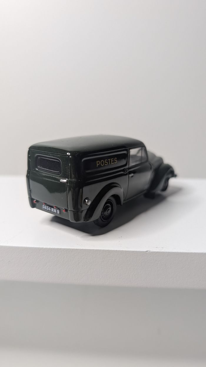 [Norev] La Poste Renault Juvaquatre 1944 - photo numéro 2