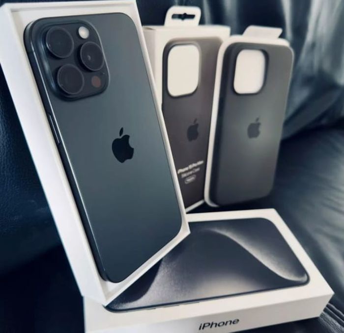 iPhone 15 pro Max - photo numéro 3