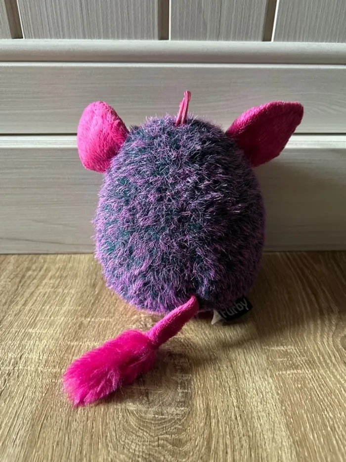 Peluche Furby violet rose / Hasbro 2013 / très bon état / pas de mécanisme - photo numéro 3