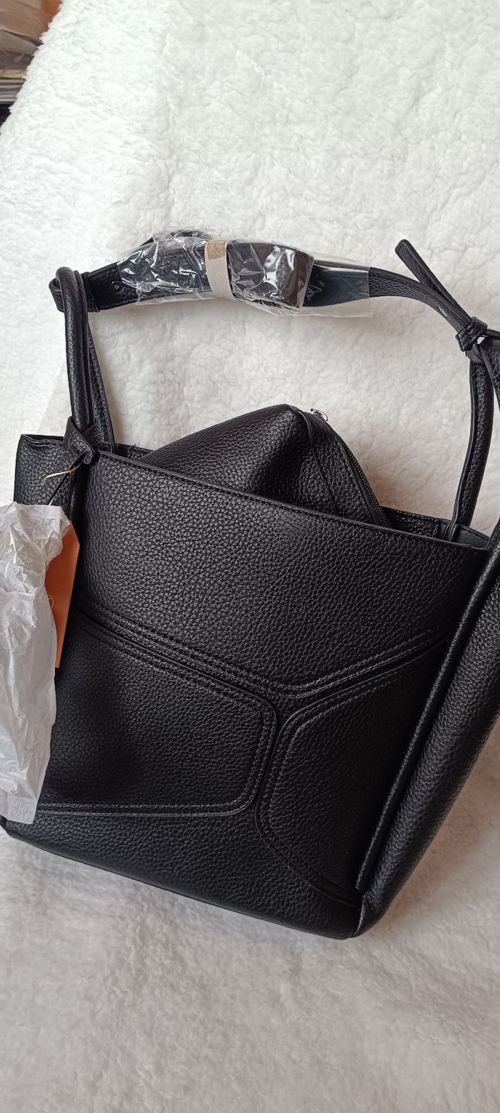 Sac bandoulière noir avec sa trousse laphrodite - photo numéro 7