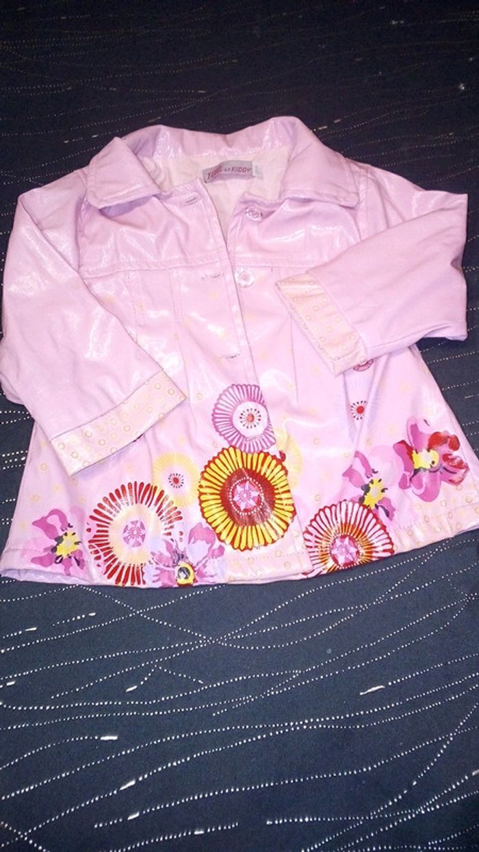 Veste imperméable très légère rose à fleurs