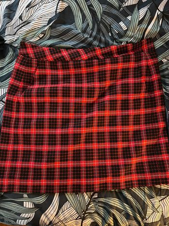 Jupe courte jacquard rouge et noir Noël taille 42 camaïeu