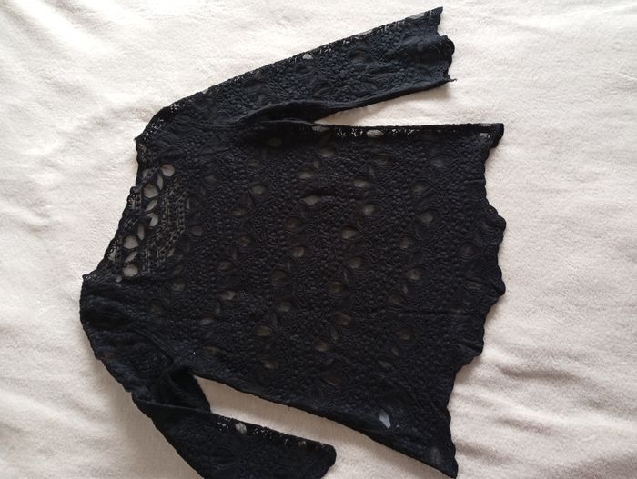 Haut en dentelle noire. H&M 36 - photo numéro 9