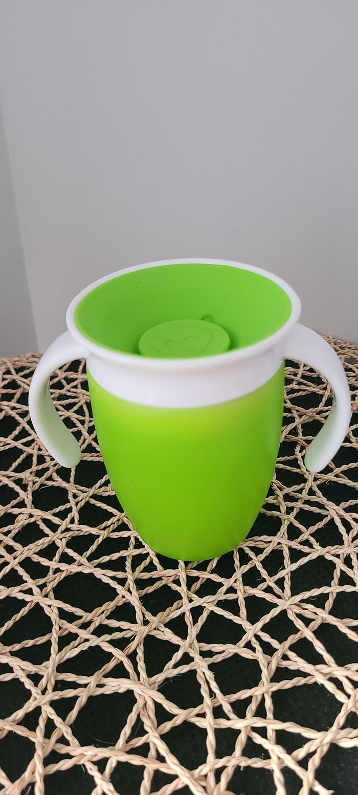 Tasse Miracle® 6 mois et + - 207 ml Vert de Munchkin - photo numéro 2