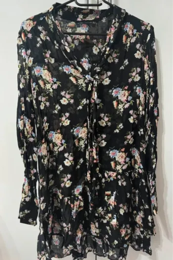 Robe Zara fleurie noire transparente
