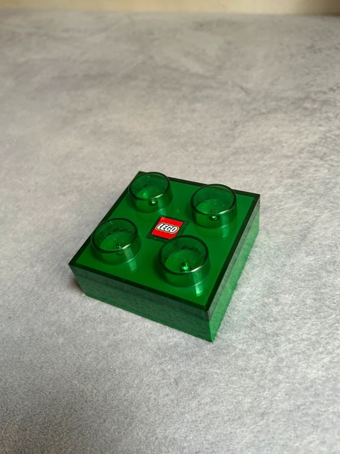 Lampe murale ou à poser verte Lego brique 2X2 en 3D fonctionne - photo numéro 2