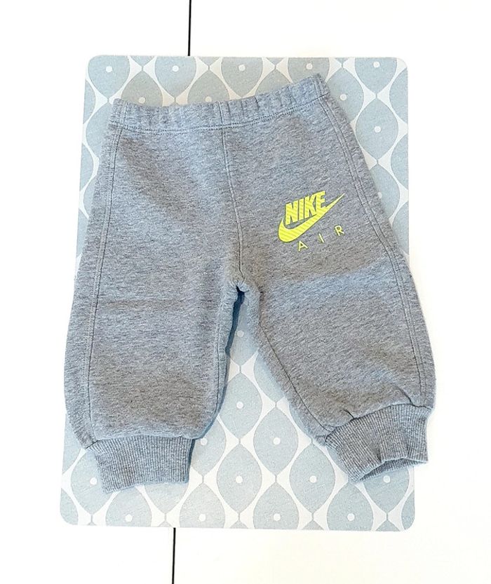 Jogging Nike Air - 6/9M
