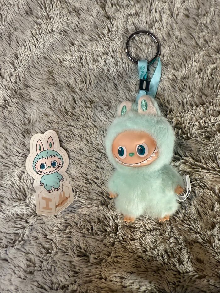 Popmart labubu pin for love lettre i