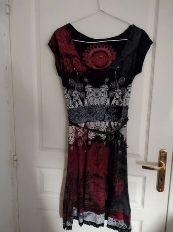 Robe noire et rouge Desigual