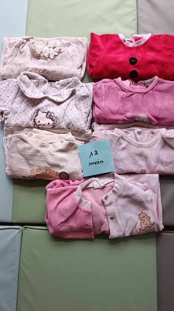 Lot 7 pyjamas chauds 12 mois