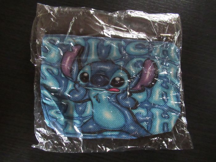 Trousse de toilette Stitch neuve - photo numéro 3
