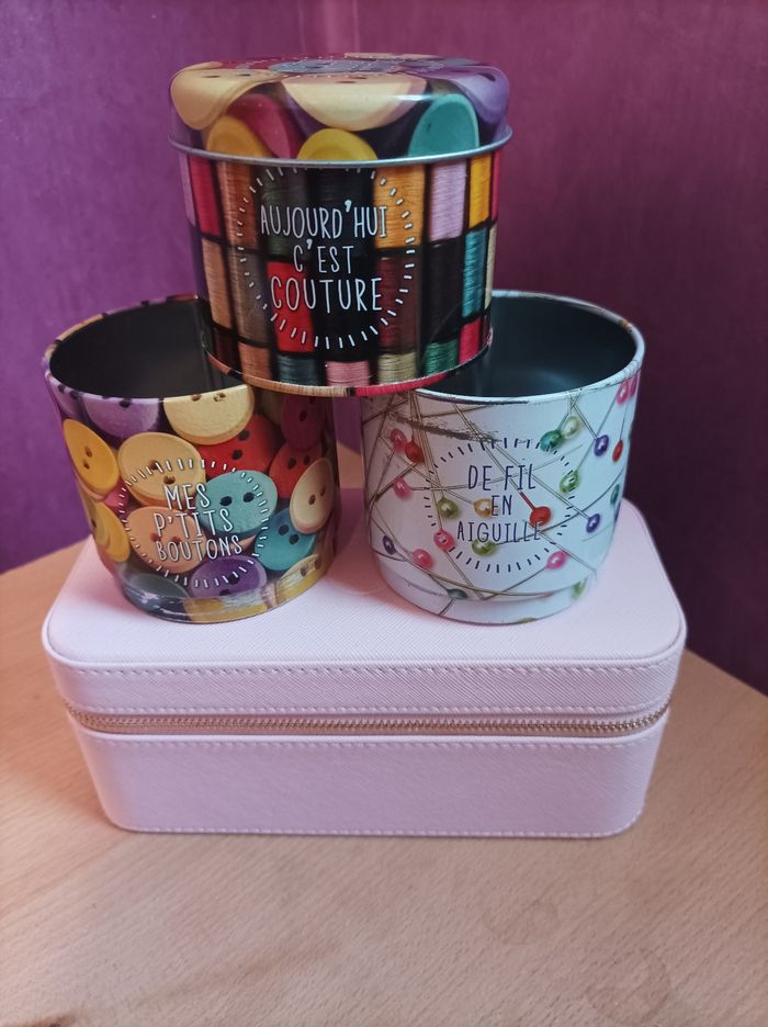Vend boîte de rangement pour couture - photo numéro 2