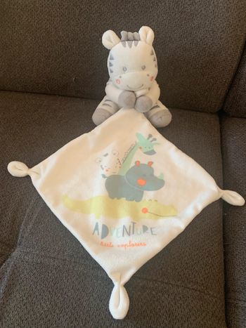 Doudou zèbre gris et blanc Simba Toys