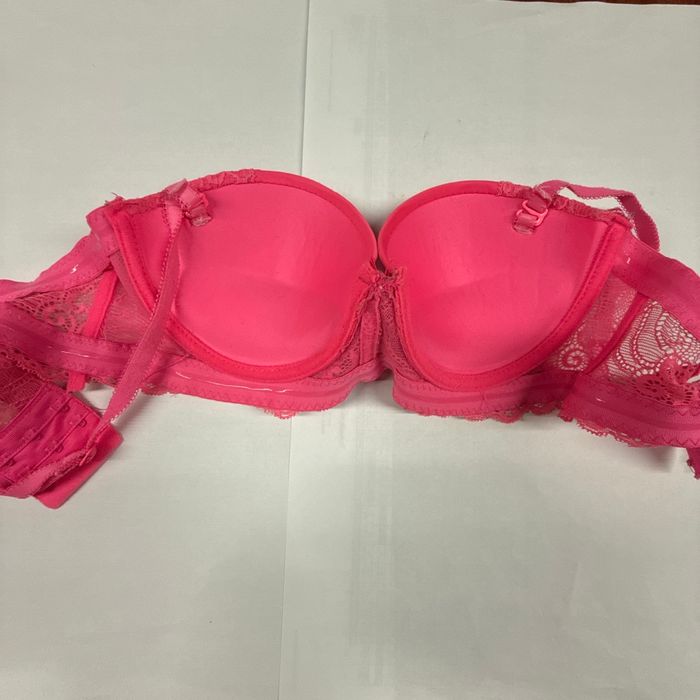 Soutien-gorge porté sexy - photo numéro 2