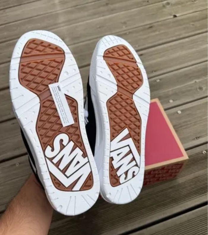 Vans Hylane Taille 38 Neuf avec boîte - photo numéro 4
