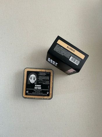 Poudre compact Huda beauty - teinte blondie 