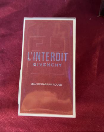 Interdit givenchy rouge