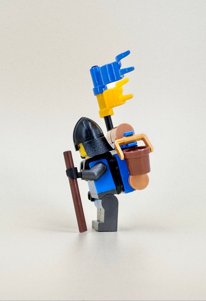 Lego Figurines Castle : soldat Black Falcon, visage à double expression, porteur de charge lourde - NEUF - photo numéro 3