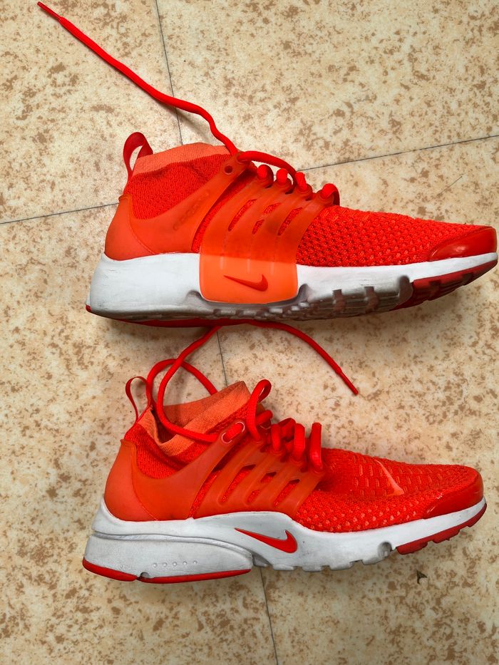 Nike air 37 orange en très bon état