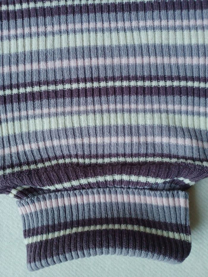 Pull col roulé fille Kiabi rayé violet et blanc 10 ans - photo numéro 5