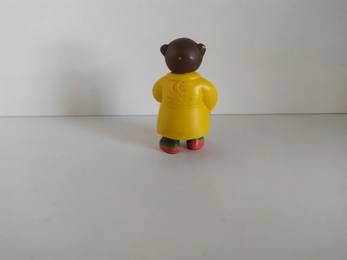 Figurine petit ours brun poisson peignoir - photo numéro 3