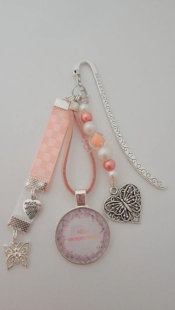 Cadeau Aesh, bijoux de sac ou marque page " Aesh exceptionnelle "