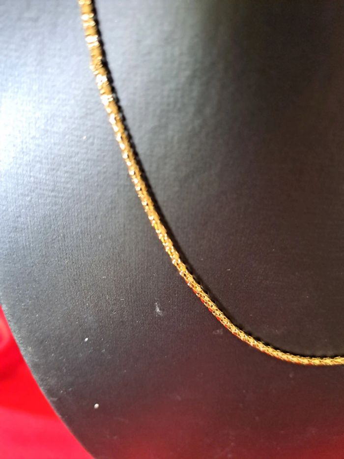Collier ras de cou doré - photo numéro 3