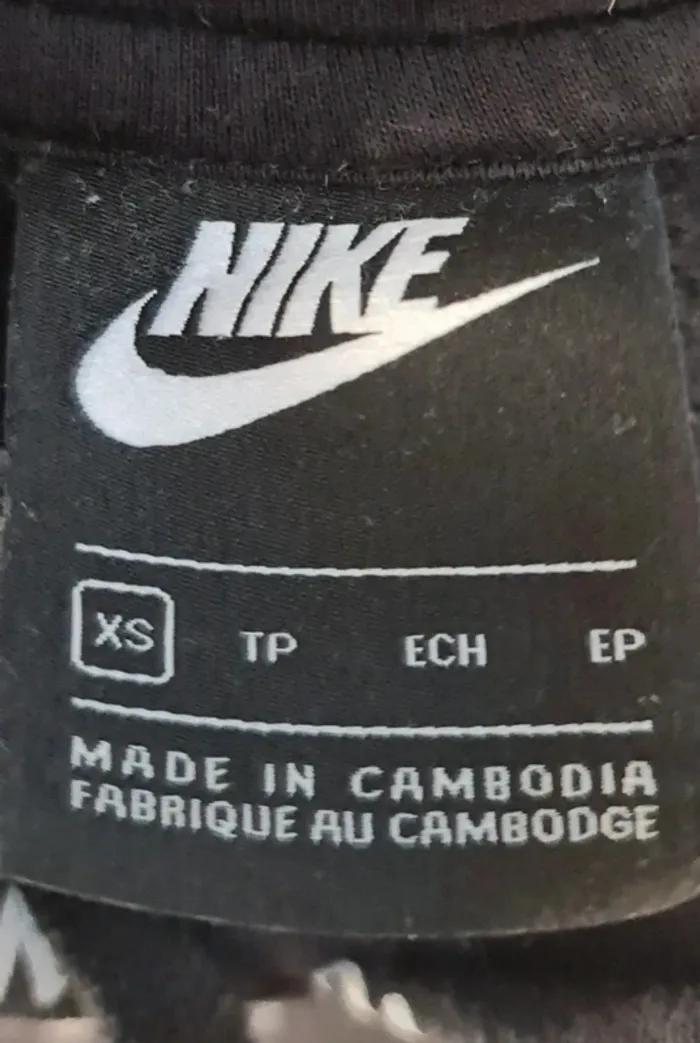Sweat à capuche Nike taille XS - photo numéro 10