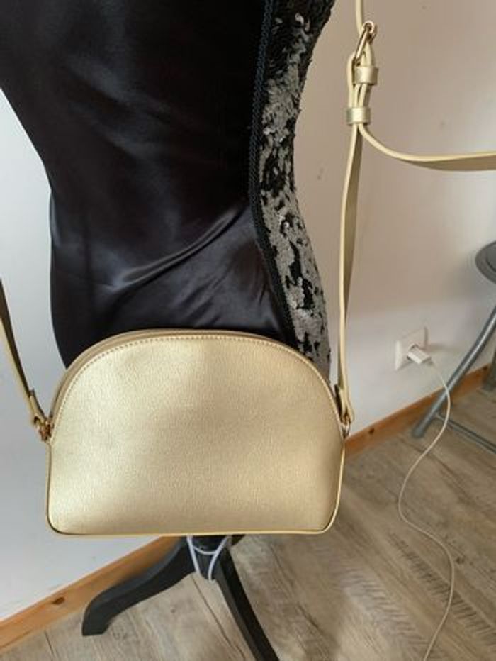 Sac à main différents modèles aux choix - photo numéro 7
