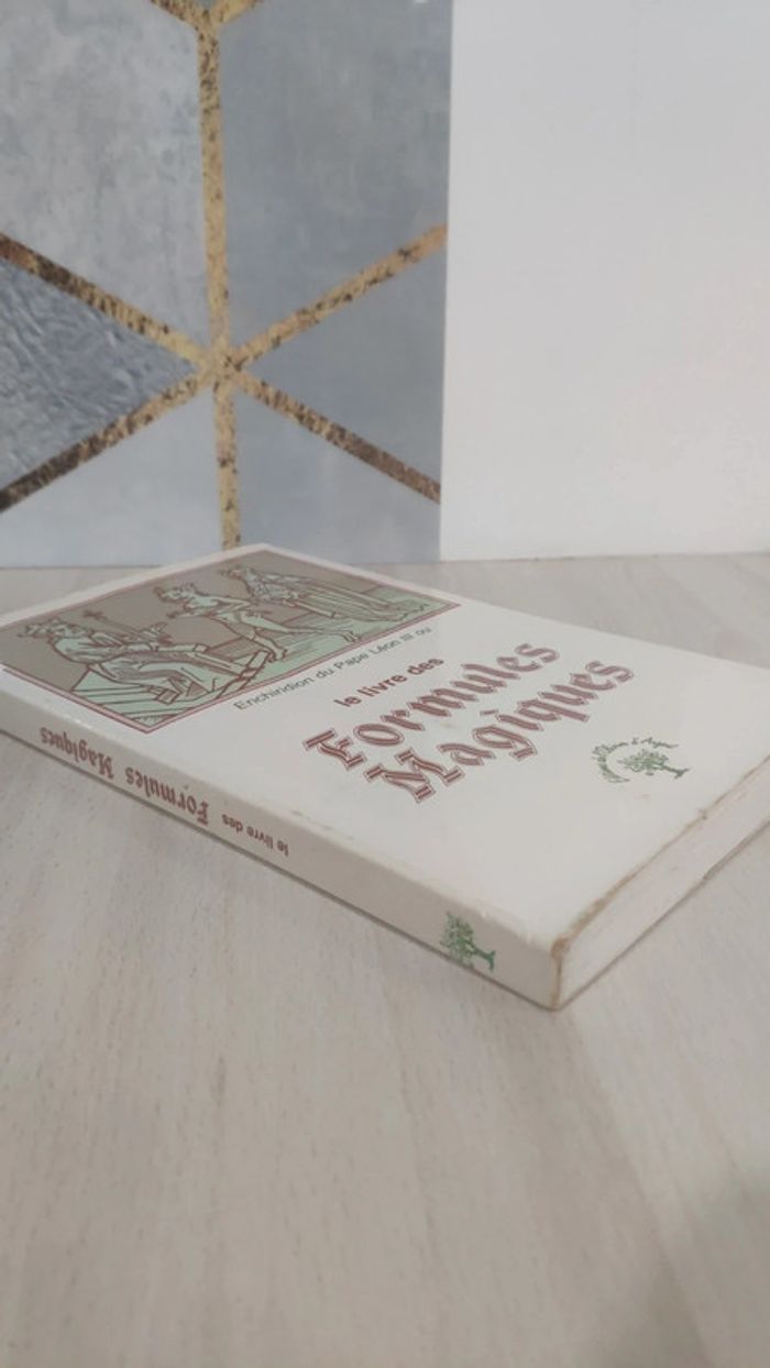 Livre Enchiridion du pape Léon III ou livre des formules magiques - photo numéro 3