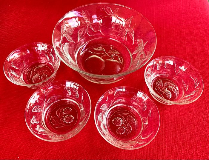 Ensemble 1 bol saladier + 4 bols dessert