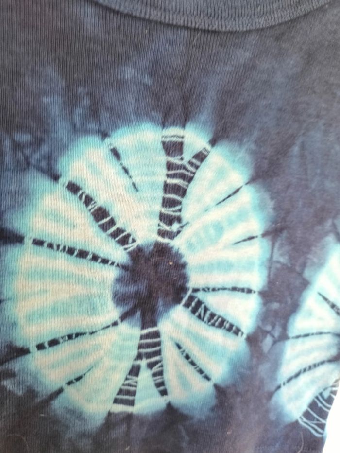 Crop top bleu tie & dye papillons vintage - photo numéro 2