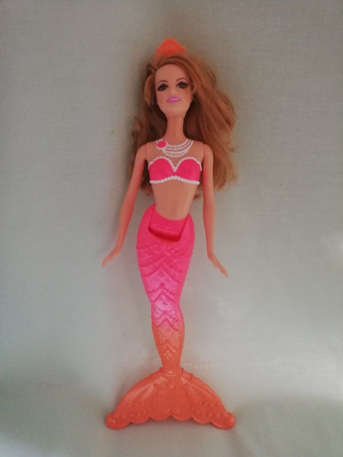 Barbie sirène rose et orange
