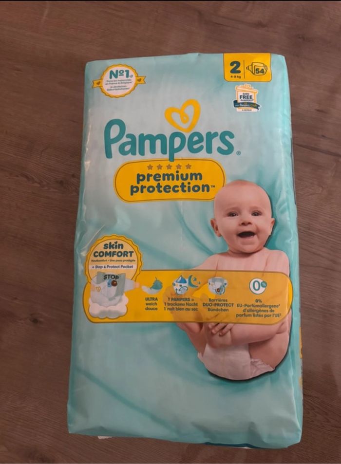 Carton couches Pampers taille 2 total 104 couches - photo numéro 3