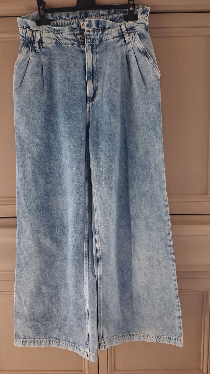Jean bleu large et souple bershka taille 40