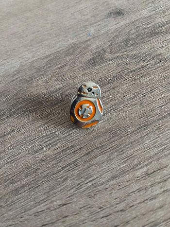 Pins Disney Star wars BB-8 mini taille