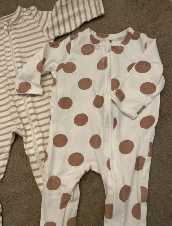 Lot de deux pyjamas Vertbaudet 3 mois - photo numéro 2