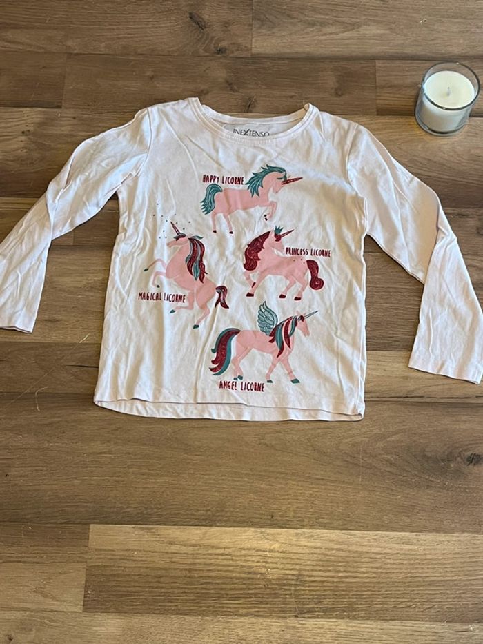 Je vend un haut manche longue fille taille 6 ans 113-119cm très bon état