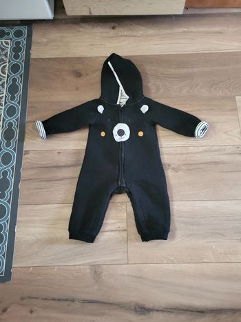 Grenouillère à capuche