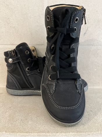 Baskets montantes Primigi tout en cuir neuves