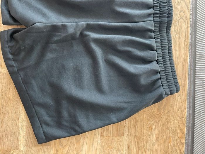 Short homme noir - photo numéro 7