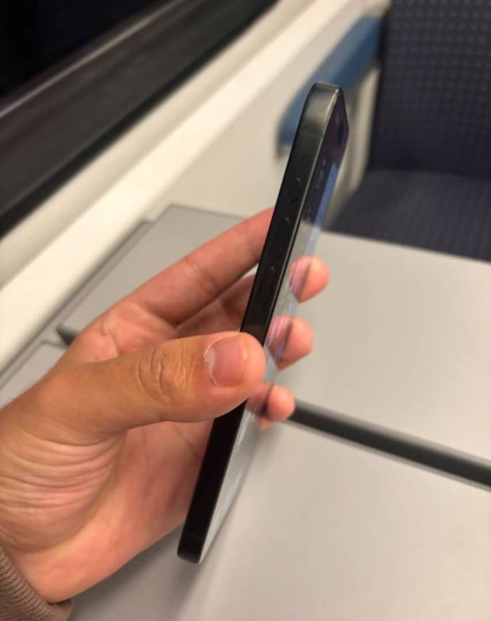 i P h o n e 15 pro max - photo numéro 4