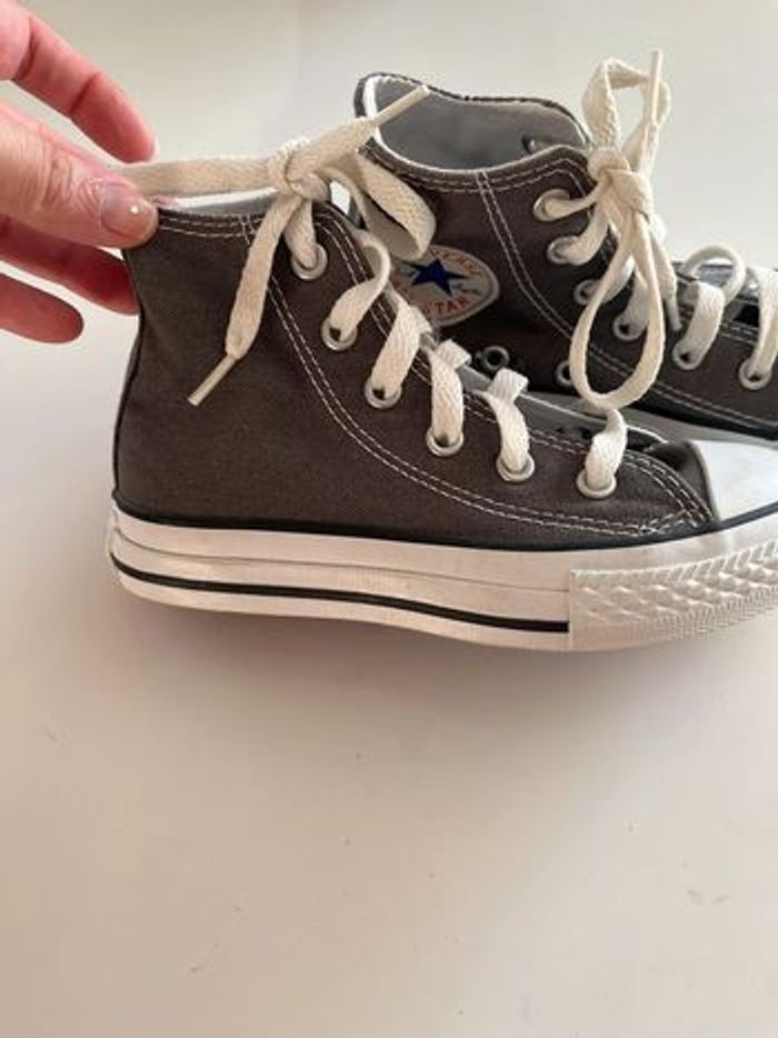 Converse grise - photo numéro 3