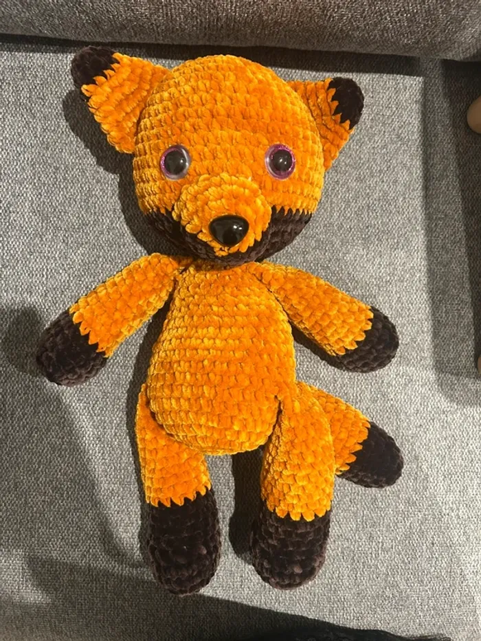 Gros renard en tricot fait main