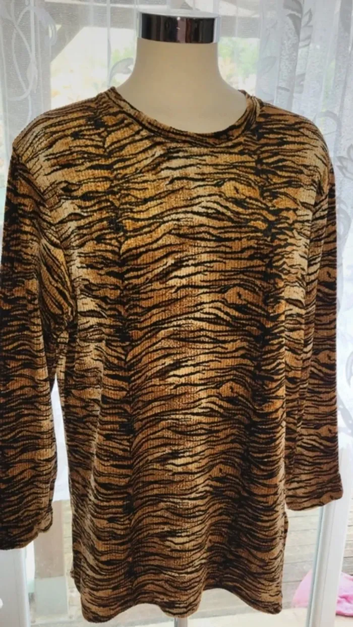 Pull long à motif tigré - style unique ! - photo numéro 2