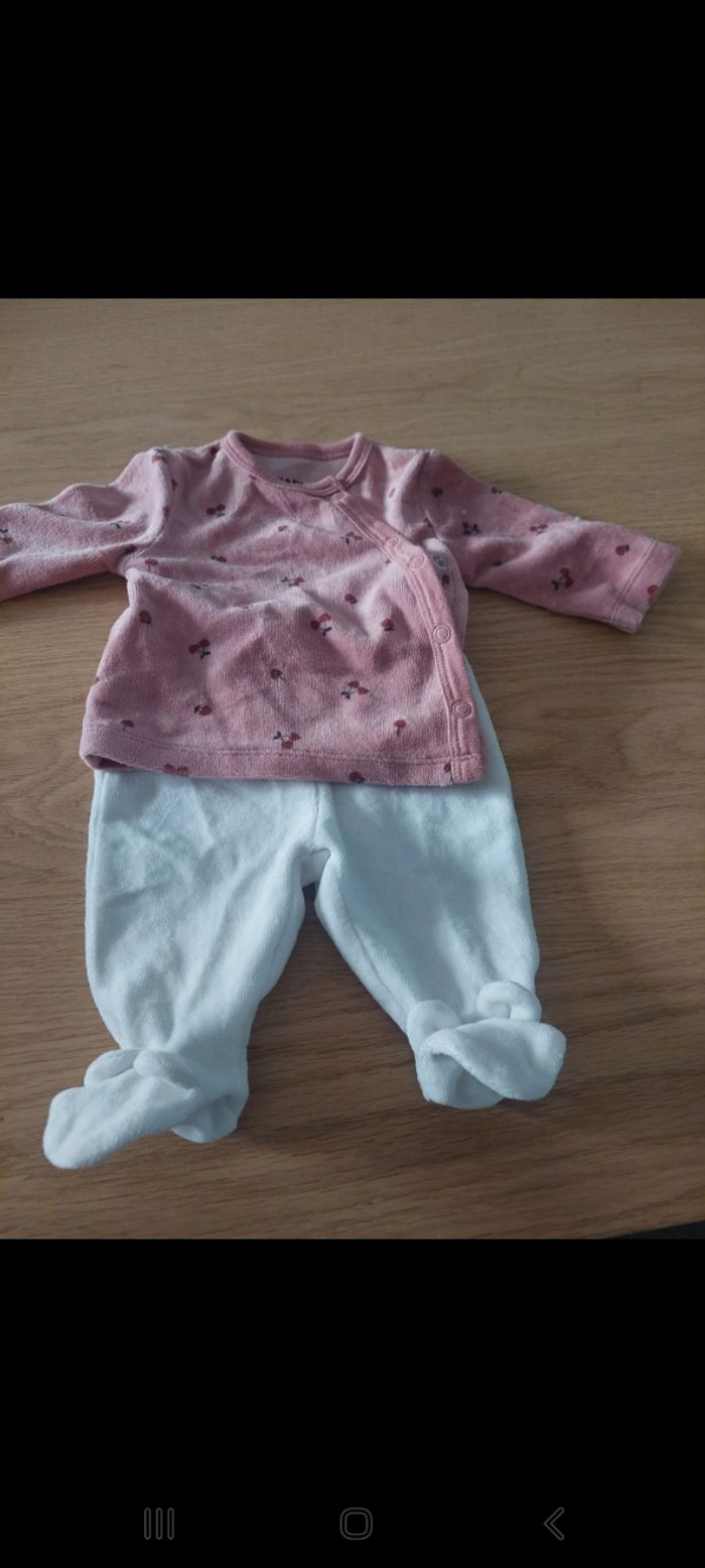6 pyjamas naissance - photo numéro 5