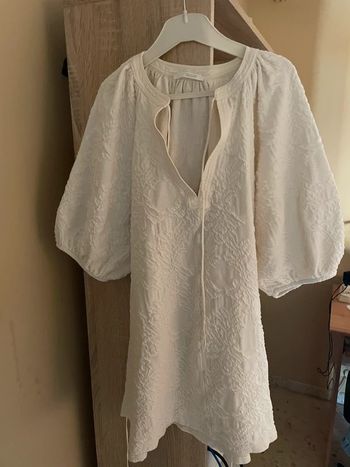 Vestido mangas abullonadas zara